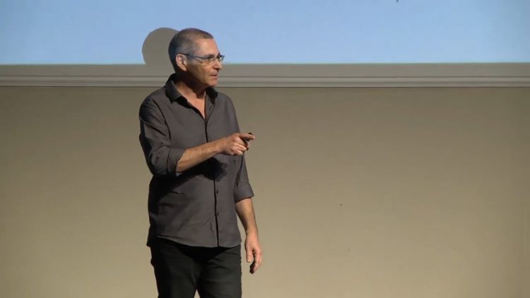 לצאת מהחפירות: כך תיחלצו מנתיבי המחשבה המוכרים